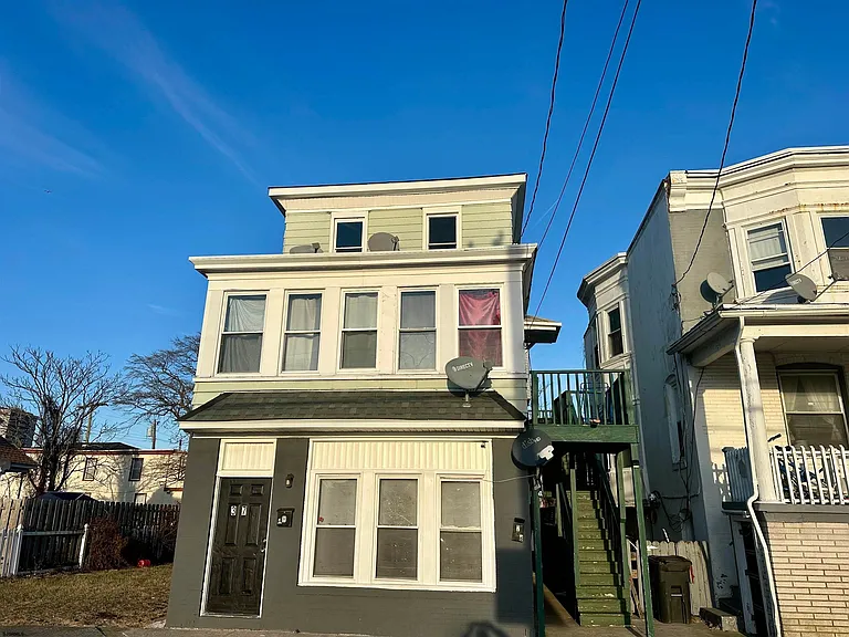 37 N Massachusetts Ave #3 — Photo 2