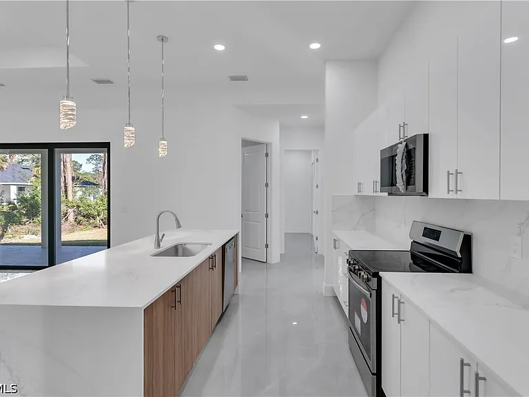 2603 27th St W — Photo 14