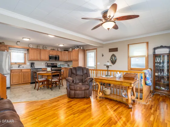 1123 19th St NW, East Grand Forks, MN 56721