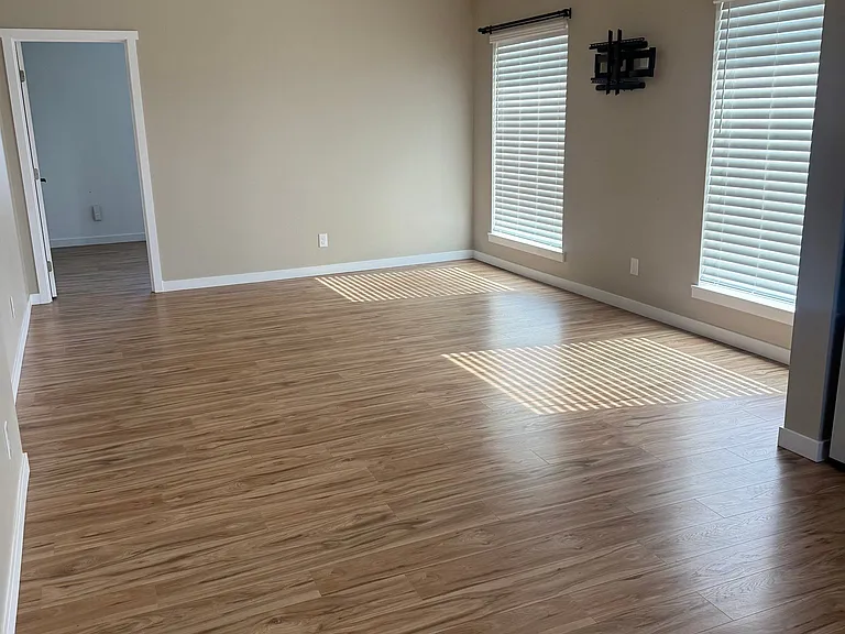 1070 S McKinley Rd — Photo 5