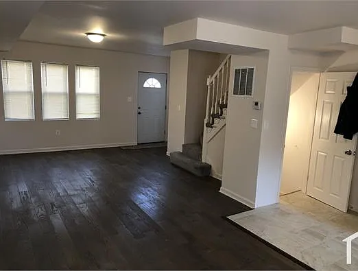 1632 Oak St NW — Photo 5