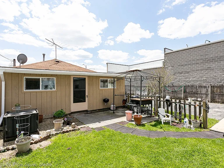 7134 W 74th Pl — Photo 12