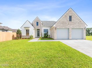 112 Benson Grove Dr, Youngsville, LA 70592