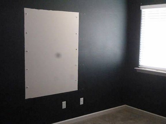 3rd image of 831 Marlbank Pl