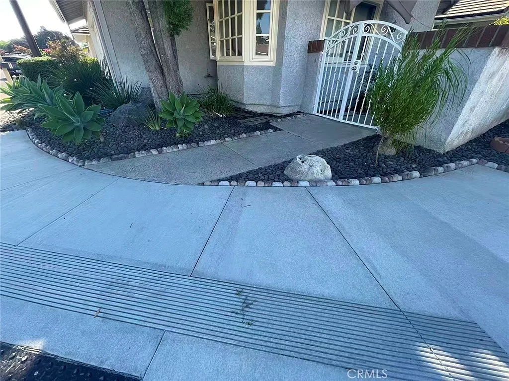 1 bed, 220 sqft, $1,350 — Photo 4