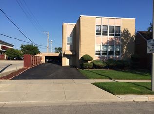 9509 S Sawyer Ave #1, Evergreen Park, IL 60805