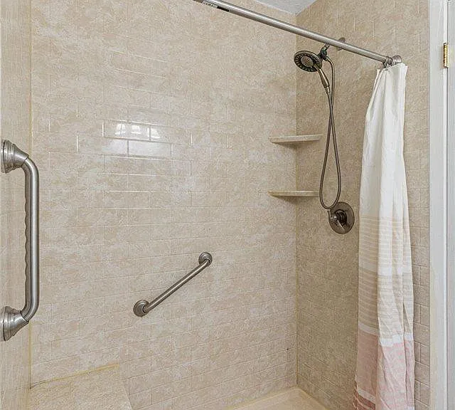 3006 Barrywood Dr — Photo 20