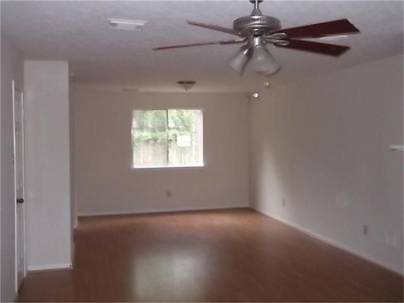 4th image of 8807 Tan Oak Cir