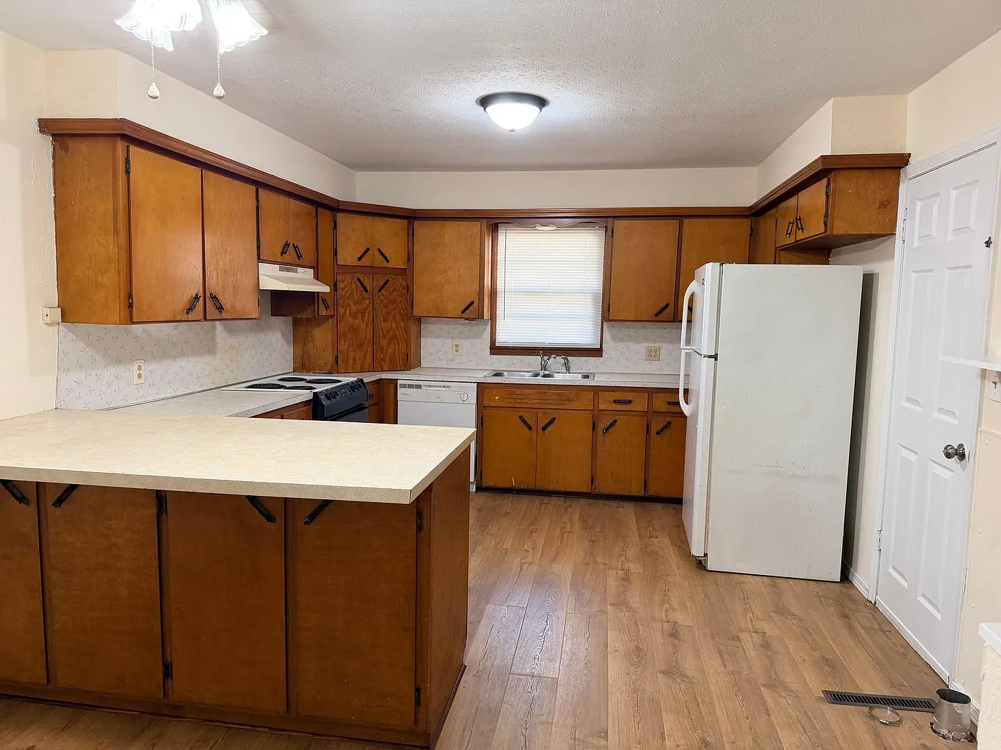 Great 3 bedroom house — Photo 4