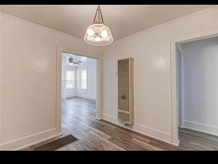 2423 NW 11th St — Photo 13