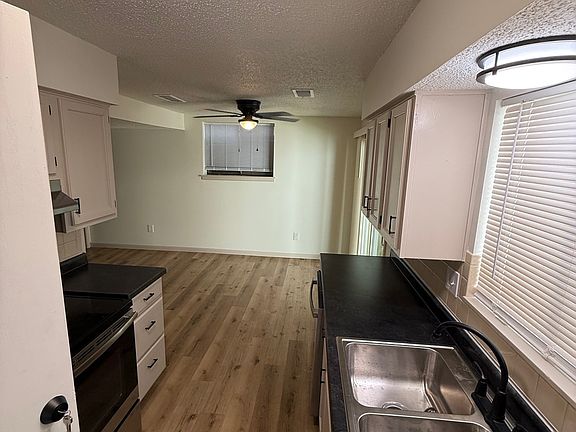 3rd image of 7809 N Oregon Ave #7809