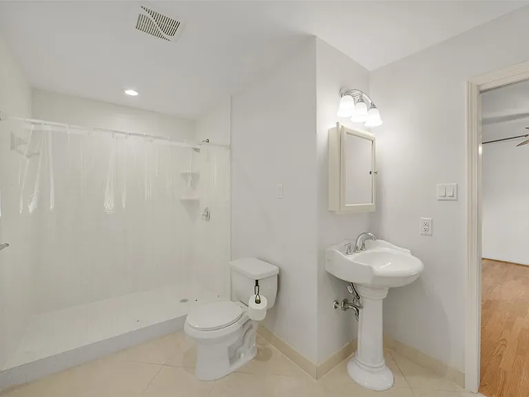 8415 Braesdale Ln — Photo 26