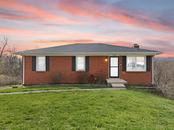 2229 Woodford Dr, Richmond, KY 40475