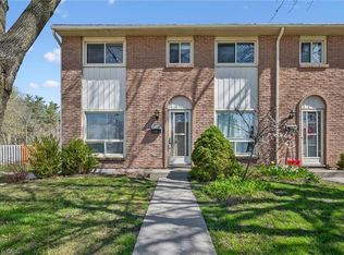 165 Green Valley Dr #14, Kitchener, ON N2P 1K3