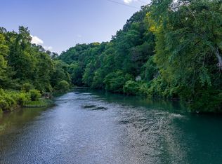 846 R Wilkerson Dr, Centerville, TN 37033