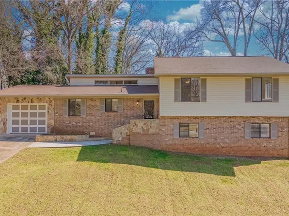 197 Minish Dr, Commerce, GA 30529
