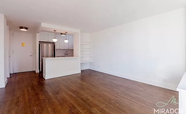 Rented by Mirador Real Estate | media 3