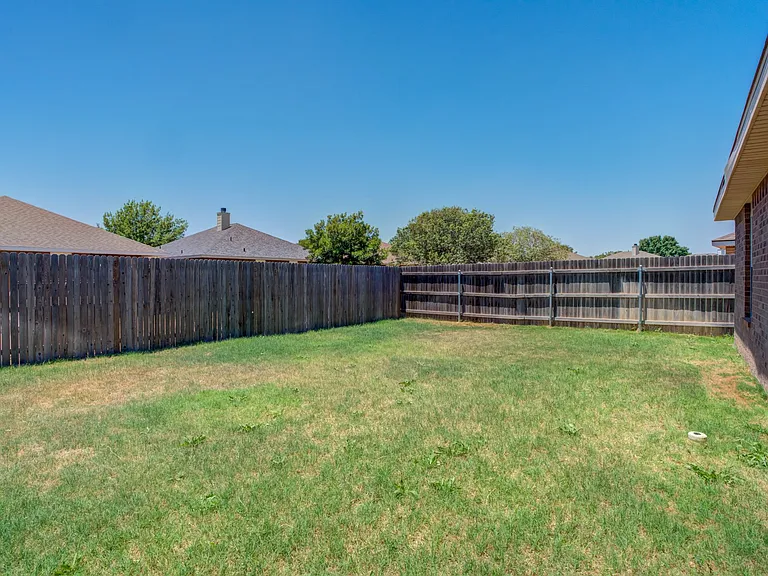 505 N Iola Ave — Photo 29
