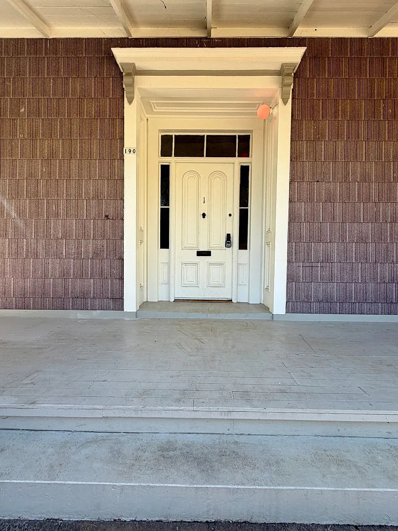 190 West K St. — Photo 3