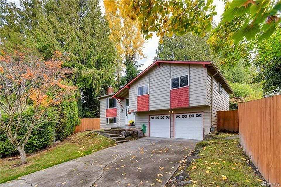 1st image of 4113 191st St SW