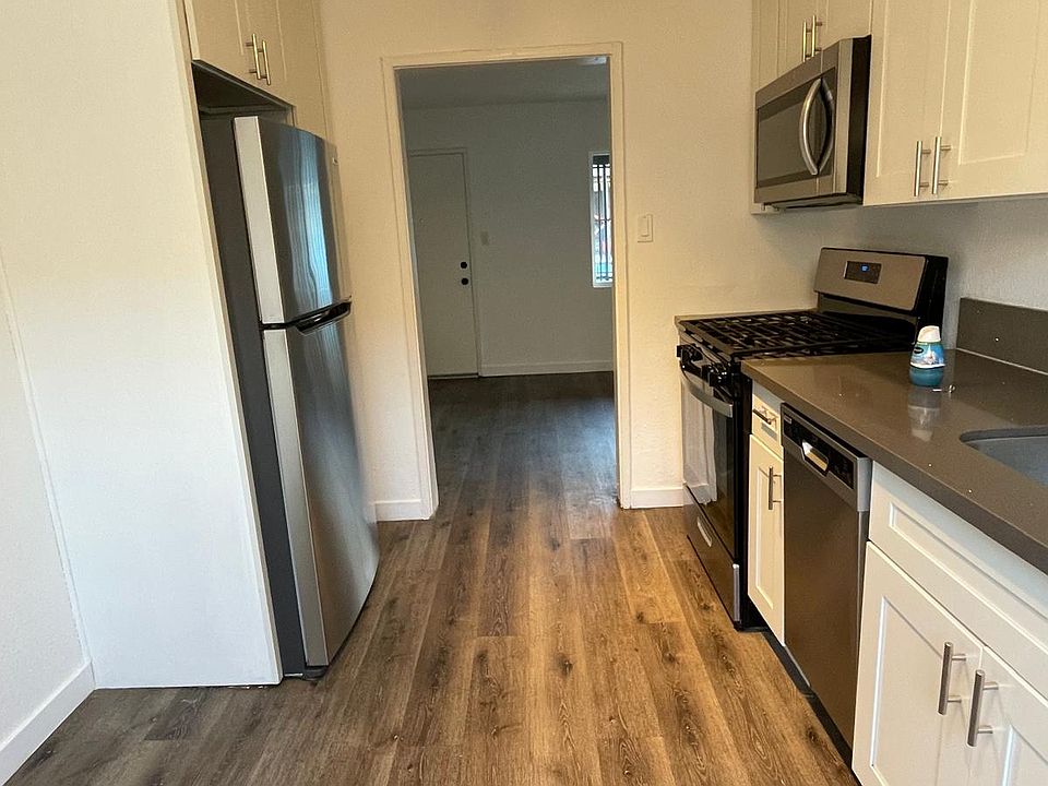 1st image of 829 E 108th St #5