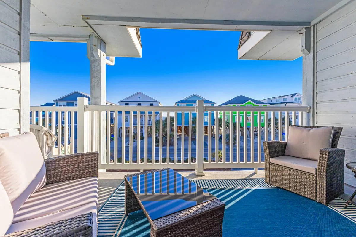 2 bed, 912 sqft, $1,680 — Photo 1