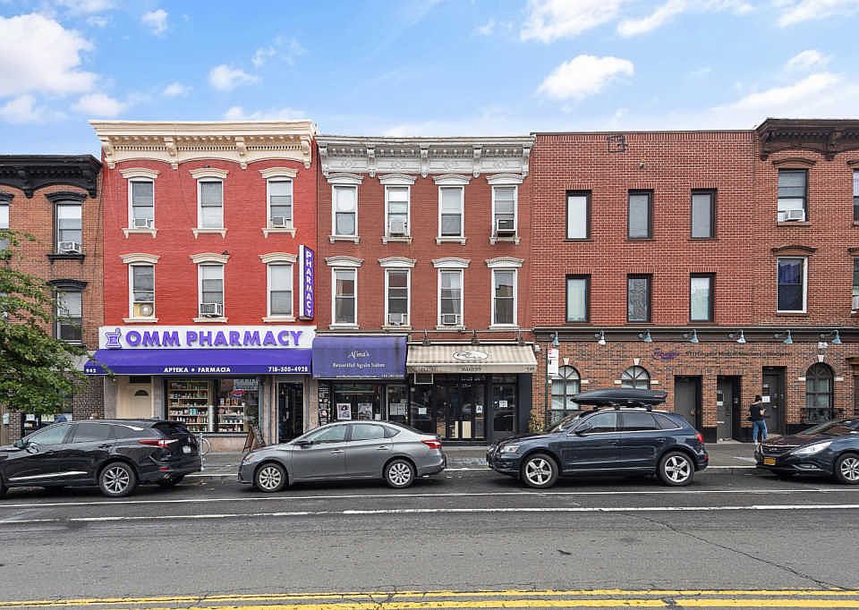 1st image of 940 Manhattan Ave