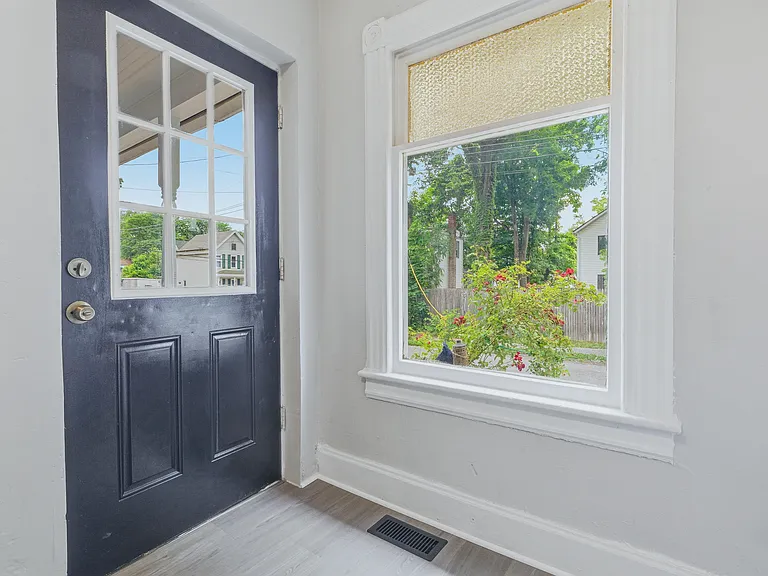 70 Van Deusen St — Photo 5