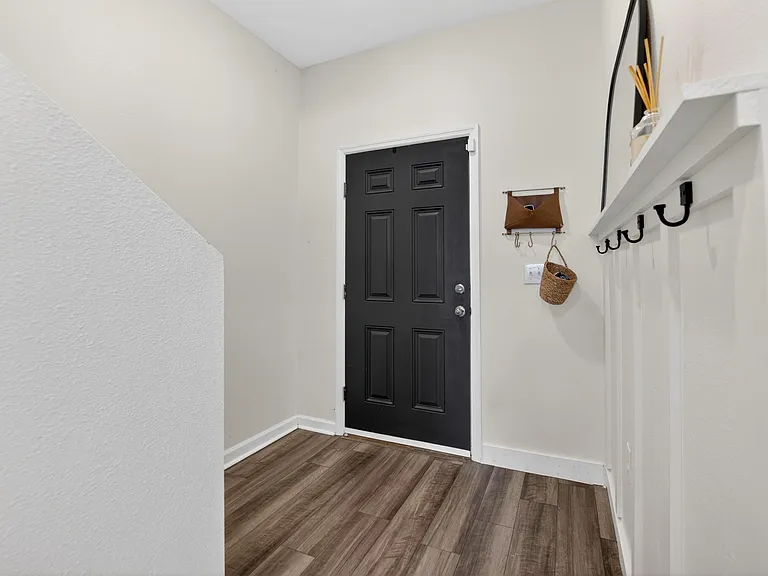 1044 Kelly Fern Loop — Photo 4