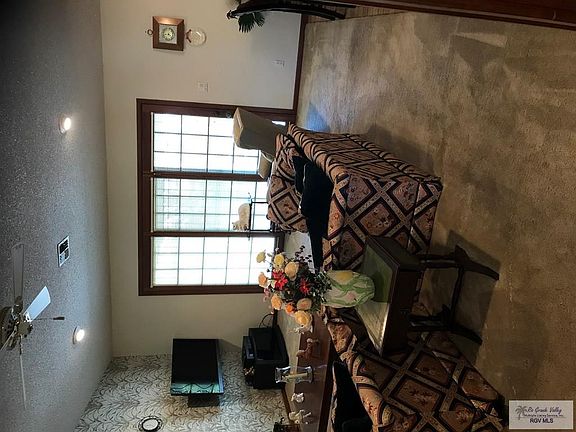 4th image of 638 Waterside Dr