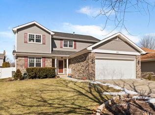 1615 Terri Cir, Naperville, IL