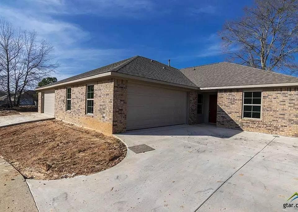 Garage / Driveway / Front Door