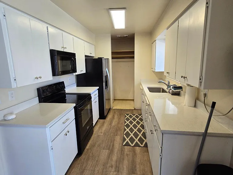 1305 N Frederick St — Photo 12