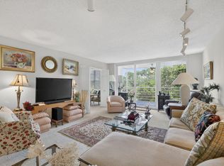 3900 Oaks Clubhouse Drive #410, Pompano Beach, FL 33069