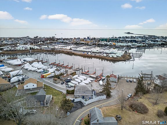 3rd image of 40 Hammock Road South