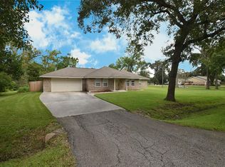 2101 E Marys Creek Ln, Pearland, TX 77581
