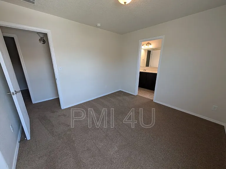 10835 Crissy Field Way NE — Photo 22