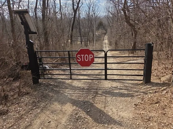 3430 221st St N, Port Byron, IL 61275