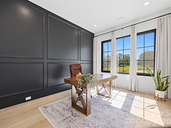 4th image of 3922 Karrington Pl