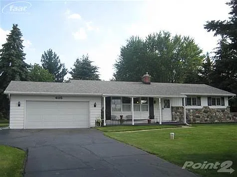 4115 W Court St photo 1