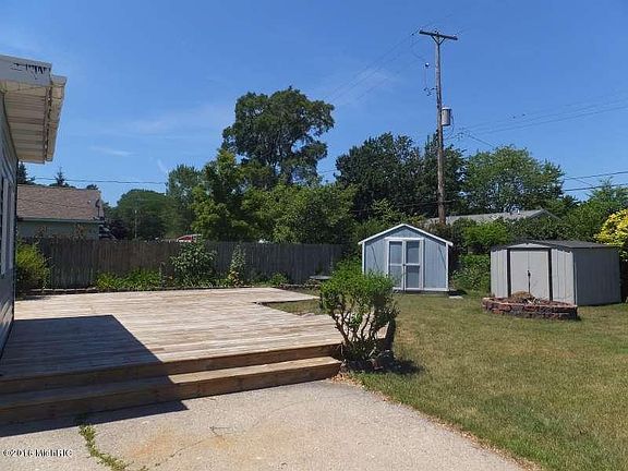 2nd image of 2048 Leif Ave