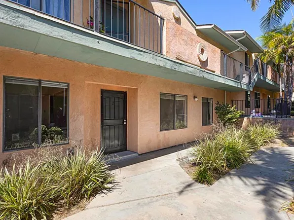 552 Canyon Dr Unit 2, Oceanside, CA 92054