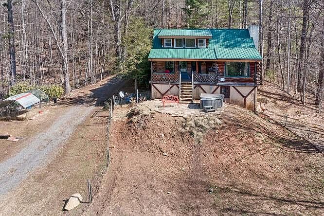 883 Hidden Valley Rd Clyde Nc 28721 Zillow