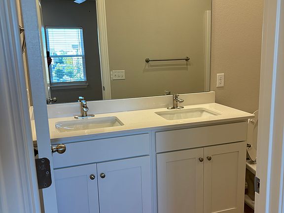 5th image of 2611 Lofoten St #1