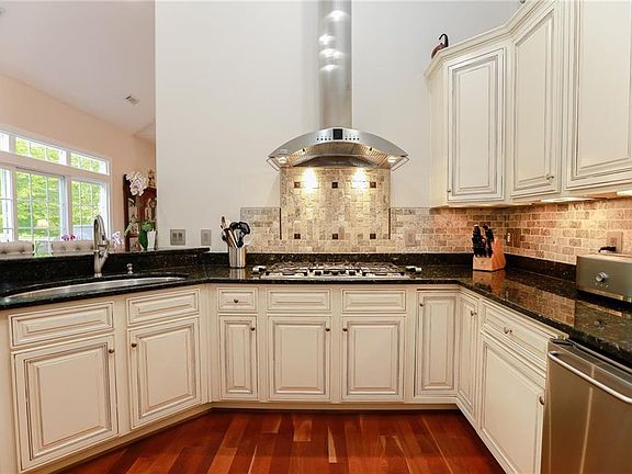 3rd image of 3916 Penzance Pl