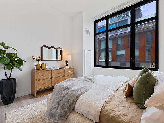 5th image of 500 De Graw St Unit 304