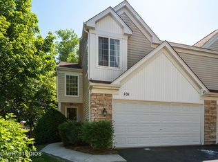 101 Locksley Dr, Streamwood, IL