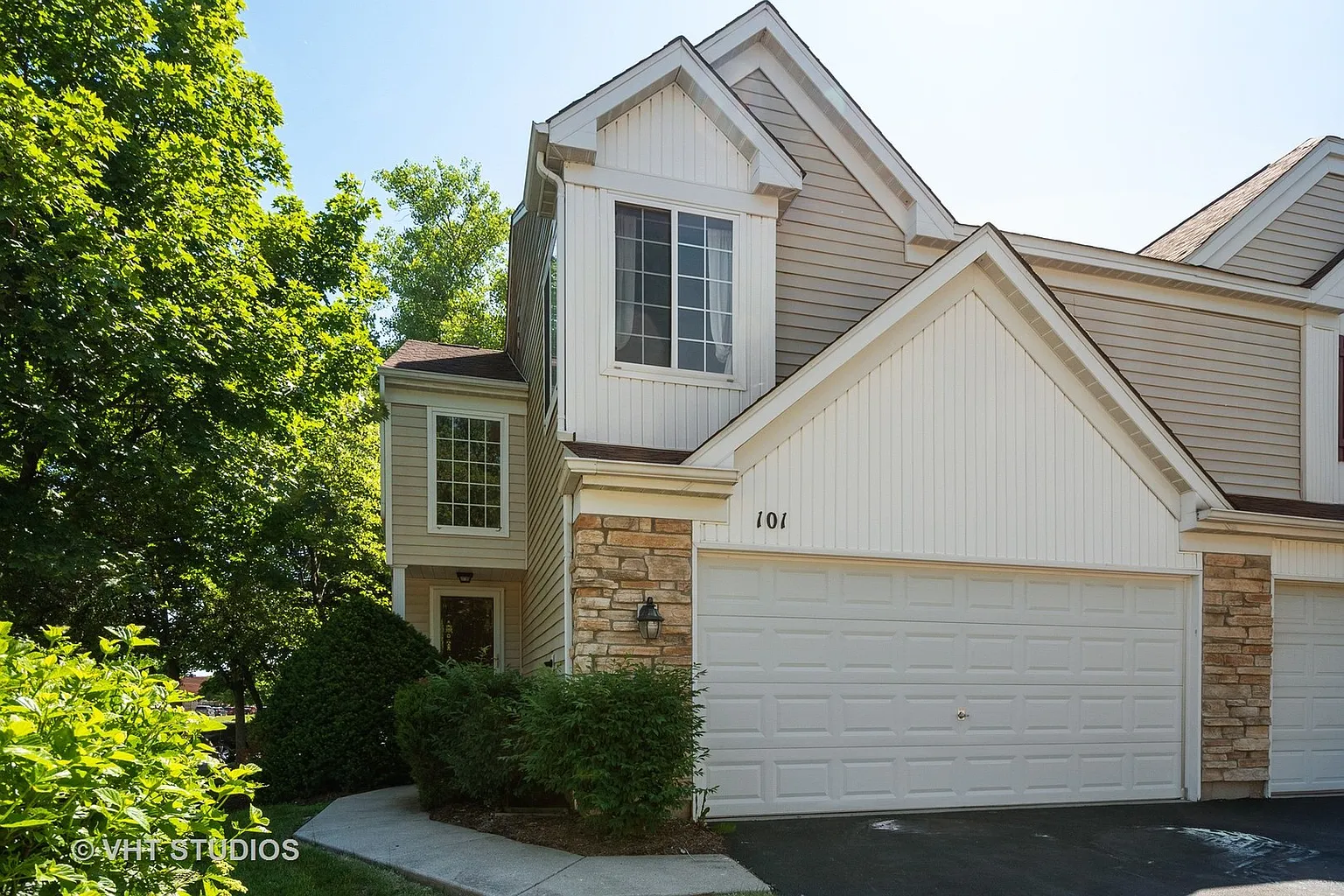 101 Locksley Dr photo 1