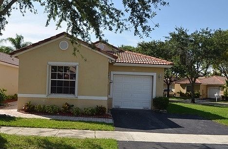 1st image of 924 SW 179th Ave