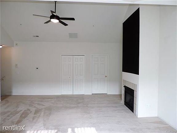 5th image of 16210 Addington Dr #1